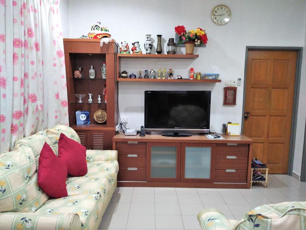 Cozy Mount Erskine Homestay จอร์จทาวน์ ภายนอก รูปภาพ